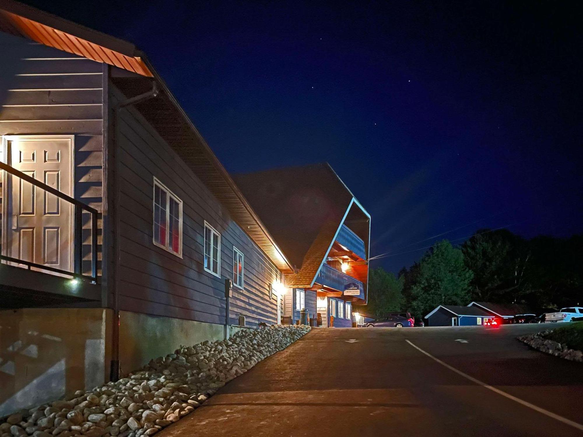 The Grand Tappattoo Resort, Ascend Hotel Collection Otter Lake Buitenkant foto
